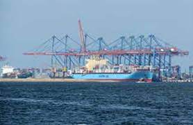 إغلاق ميناء السويس